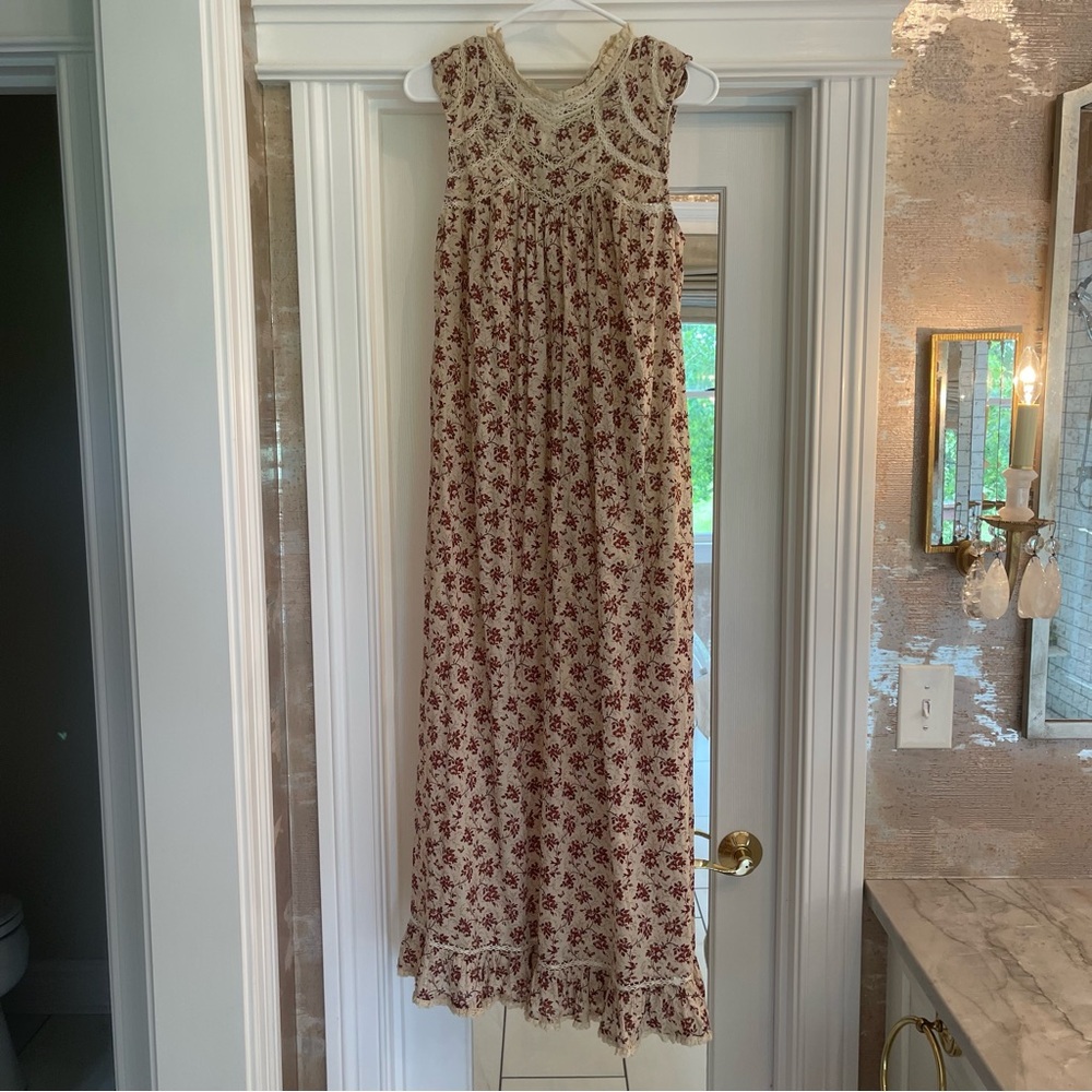 Doen Floral Maxi Dress